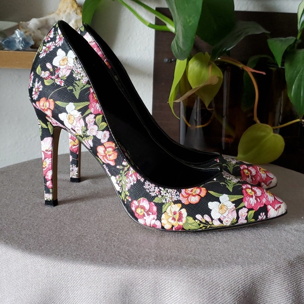 Jessica Simpson Floral Pattern High Heel